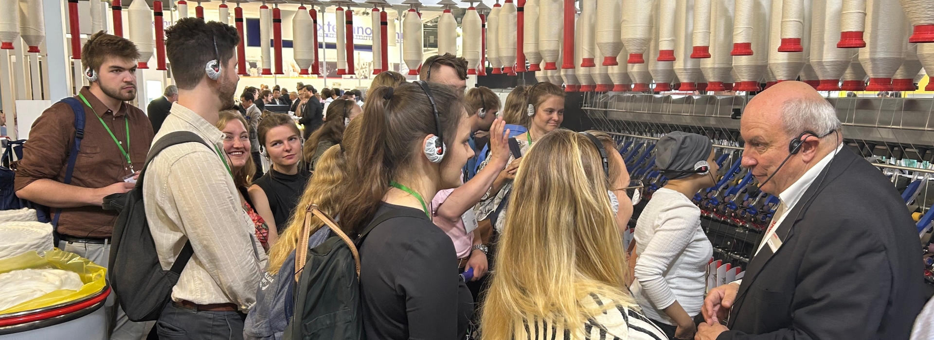 16 Students guided by René Bucken