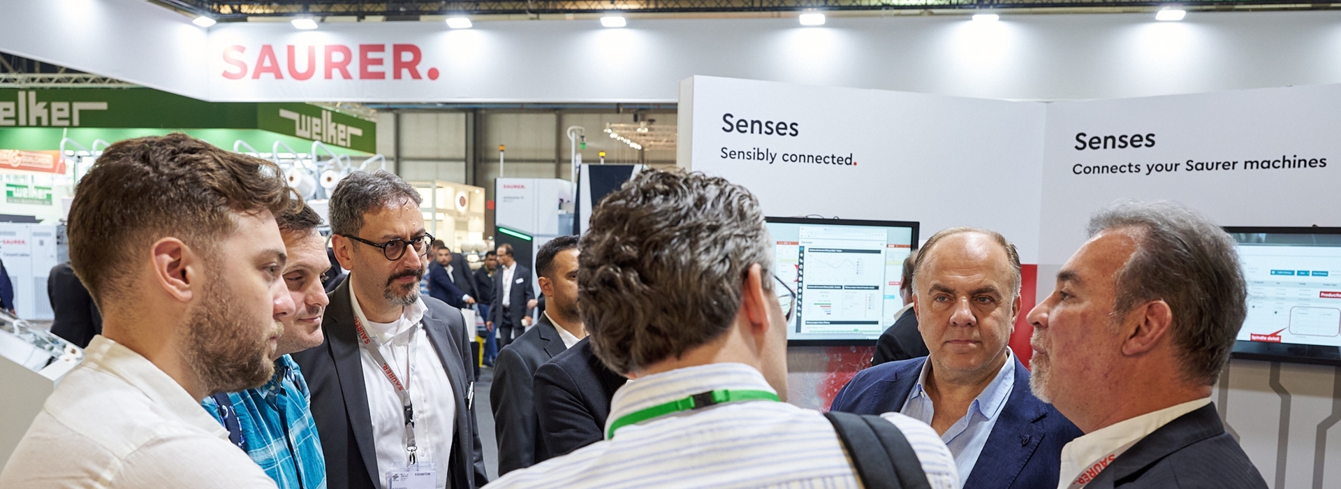 30 Customers with Senses display