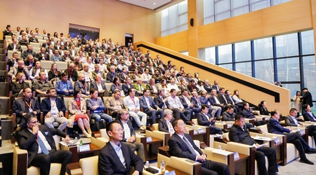 Audience Saurer Summit and Pan Xueping